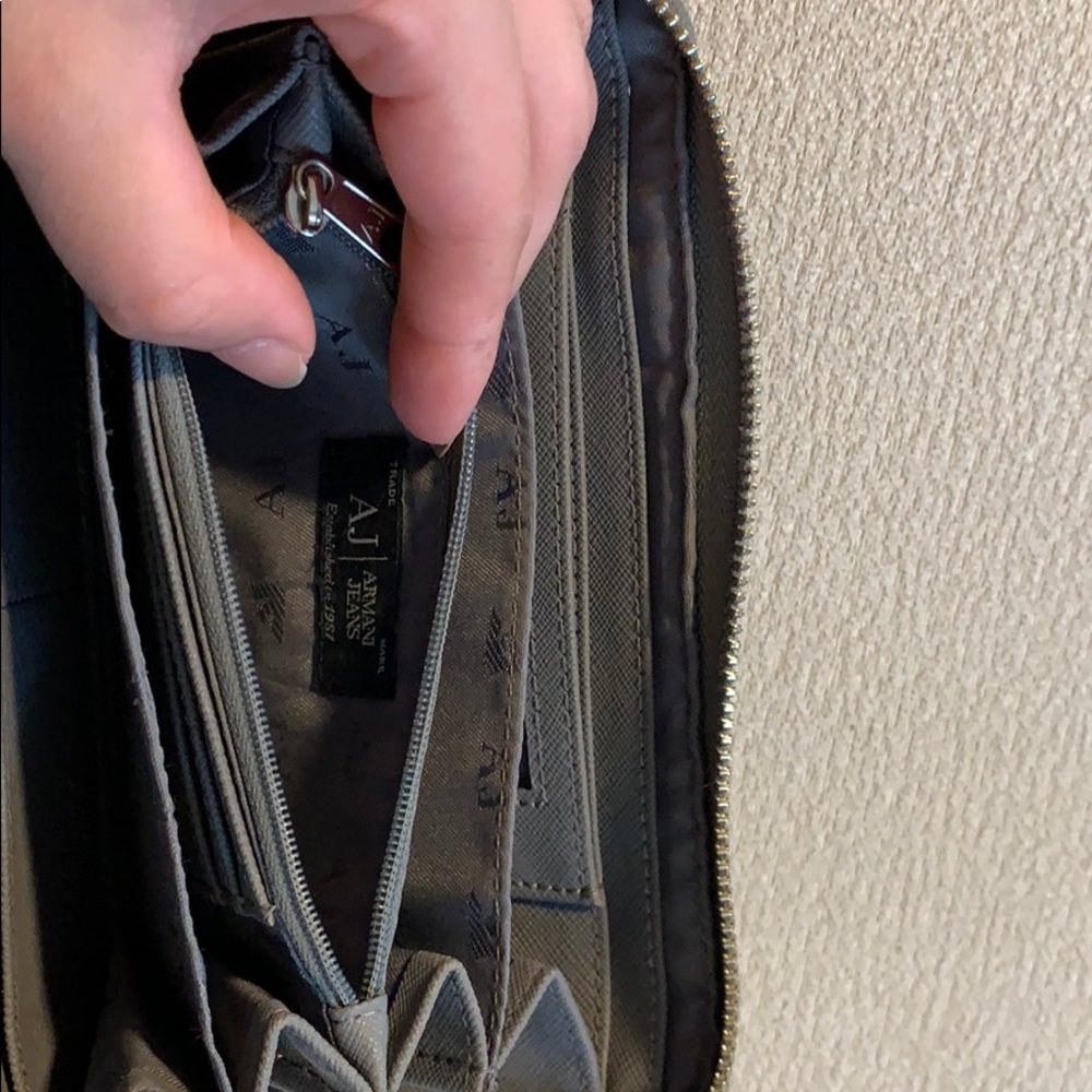 Authentic Armani Jeans wallet ! - Picture 5 of 5